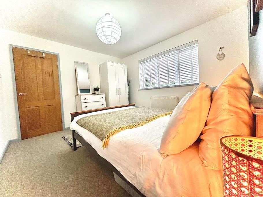 Bungalow, Mountain And Sea Views Parking Aberdyfi