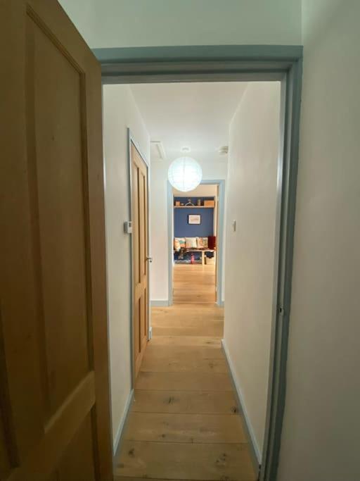Bungalow, Mountain And Sea Views Parking * Aberdyfi