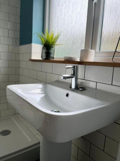 Holiday home Bungalow, Mountain And Sea Views Parking Aberdyfi