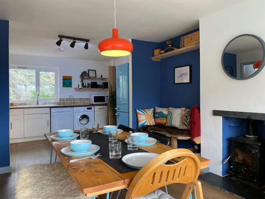 Bungalow, Mountain And Sea Views Parking